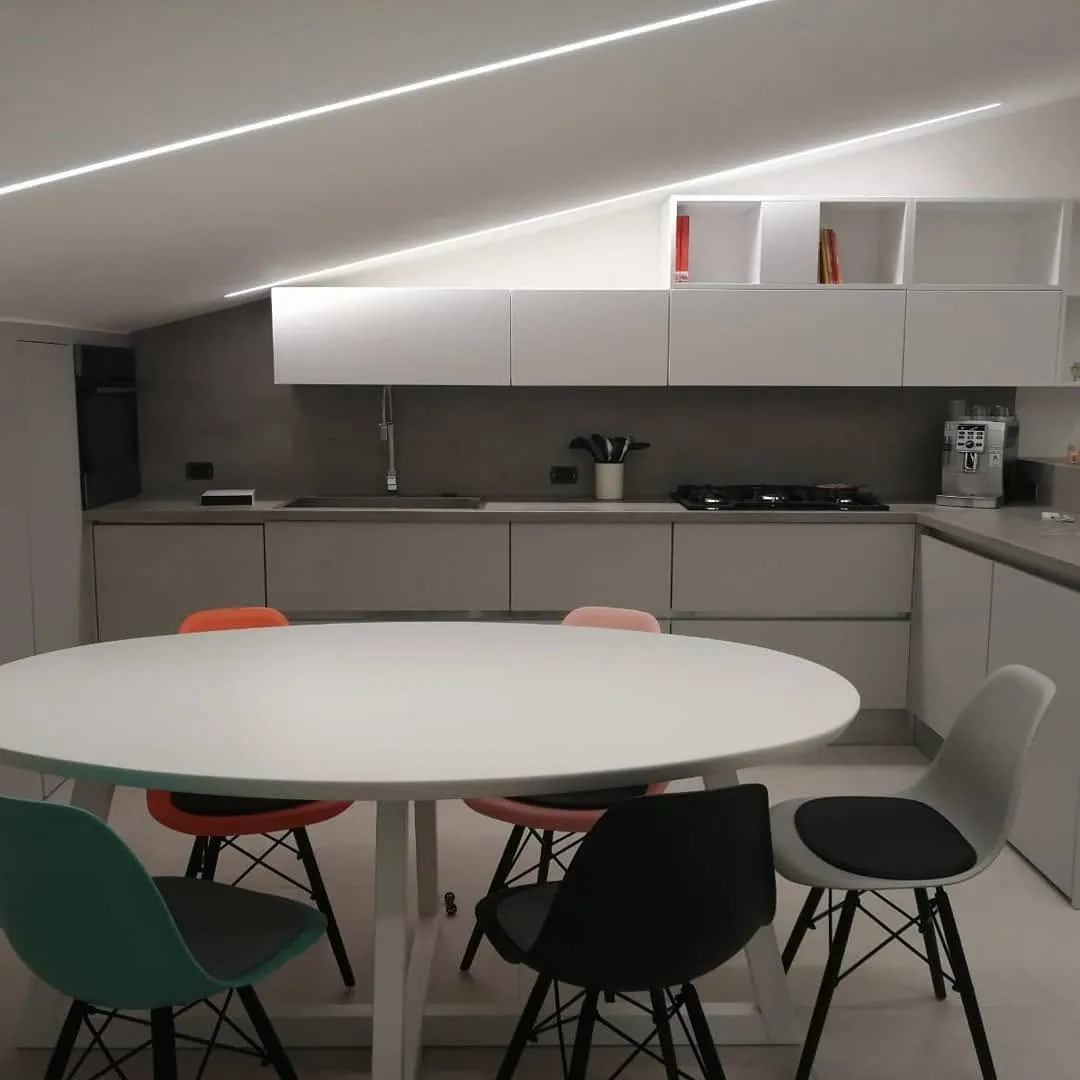69439896 2218234584970165 5449044344377966592 N 11zon - Cucina di design su misura, progettazione interni di lusso | Quattroper