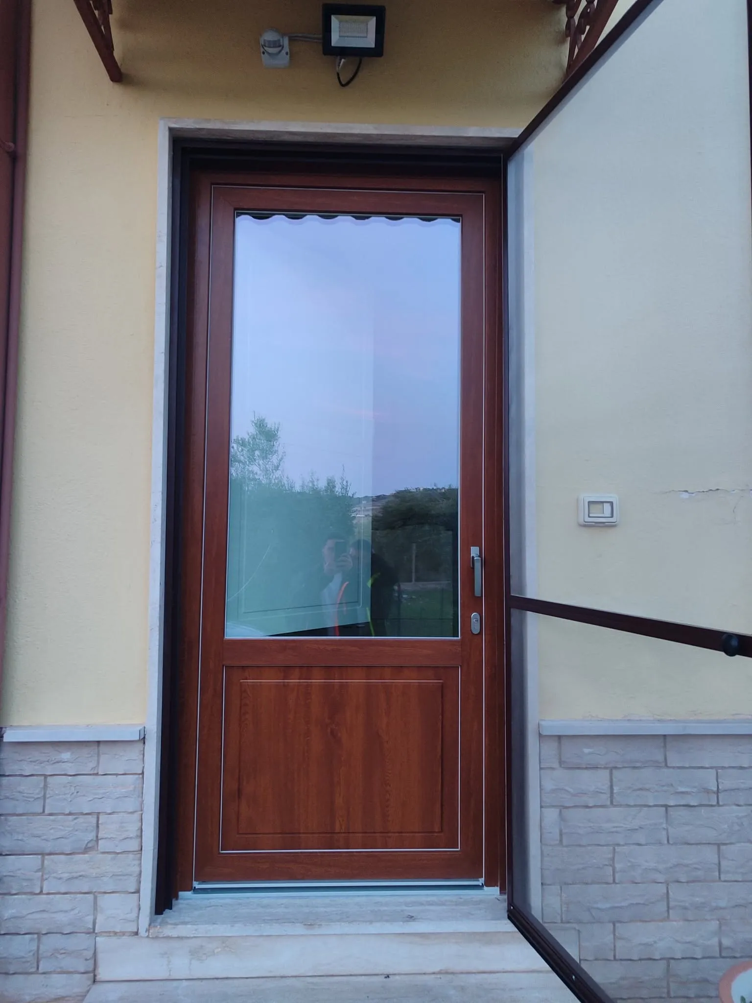 573385680 1404702681656504 3576053732542967967 N 11zon - Infissi in legno e legno-alluminio ad alto risparmio energetico | Quattroper
