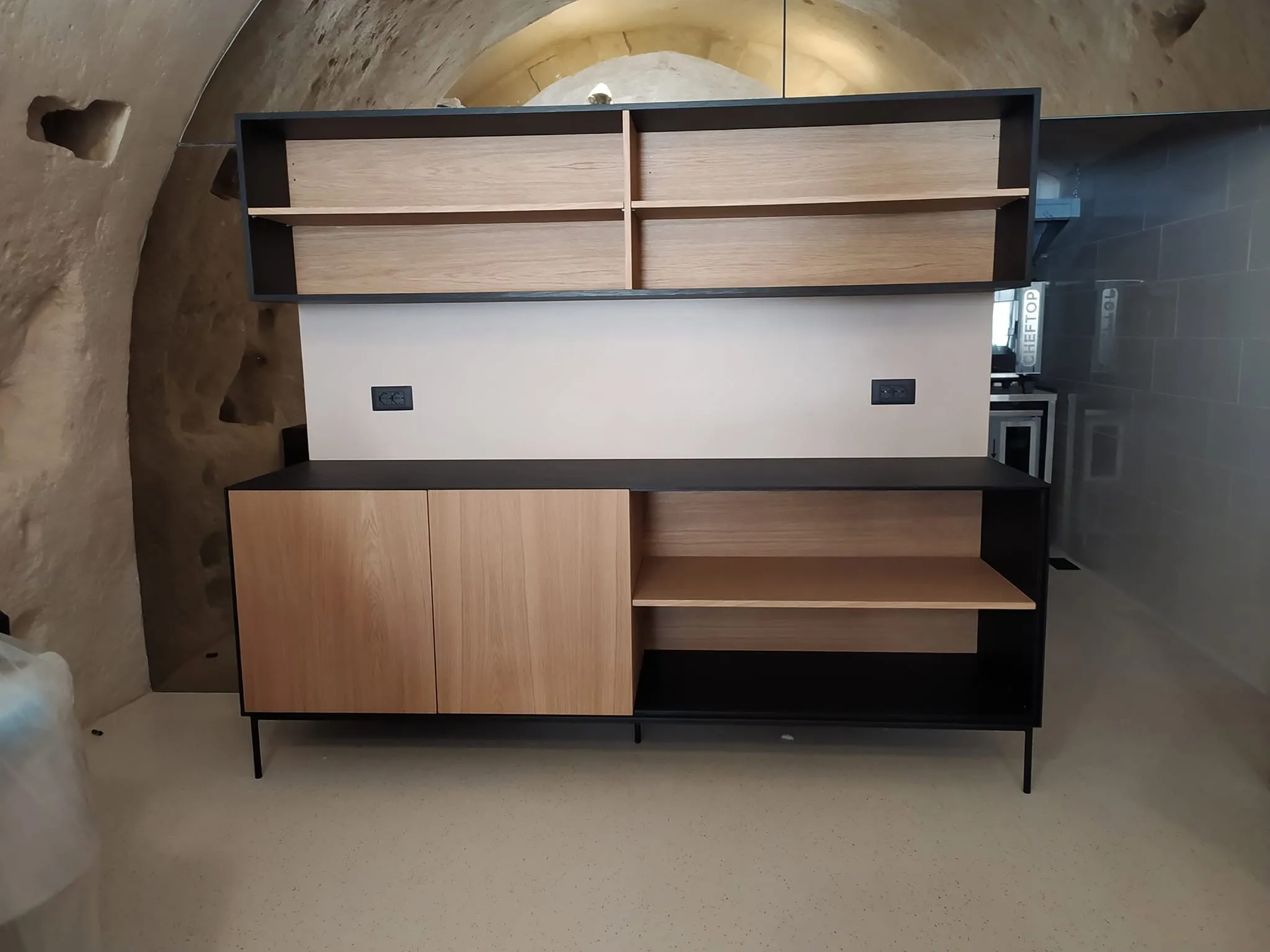 482029057 9039101429550079 5402795283845523040 N 11zon - Arredamento zona giorno, librerie e pareti attrezzate artigianali | Quattroper