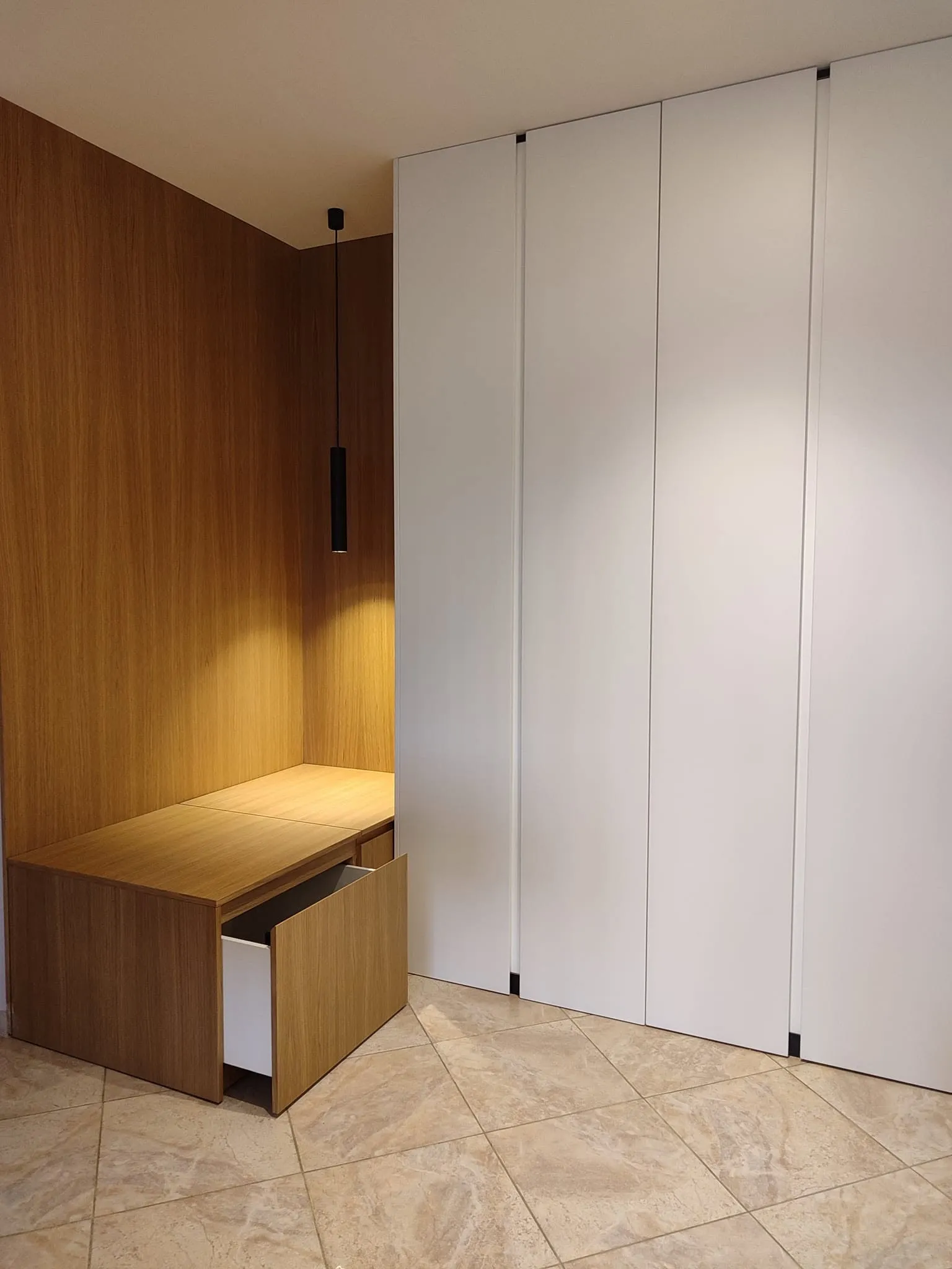 494014781 1243003454493095 1047556001490456170 N 11zon - Arredamento zona giorno, librerie e pareti attrezzate artigianali | Quattroper