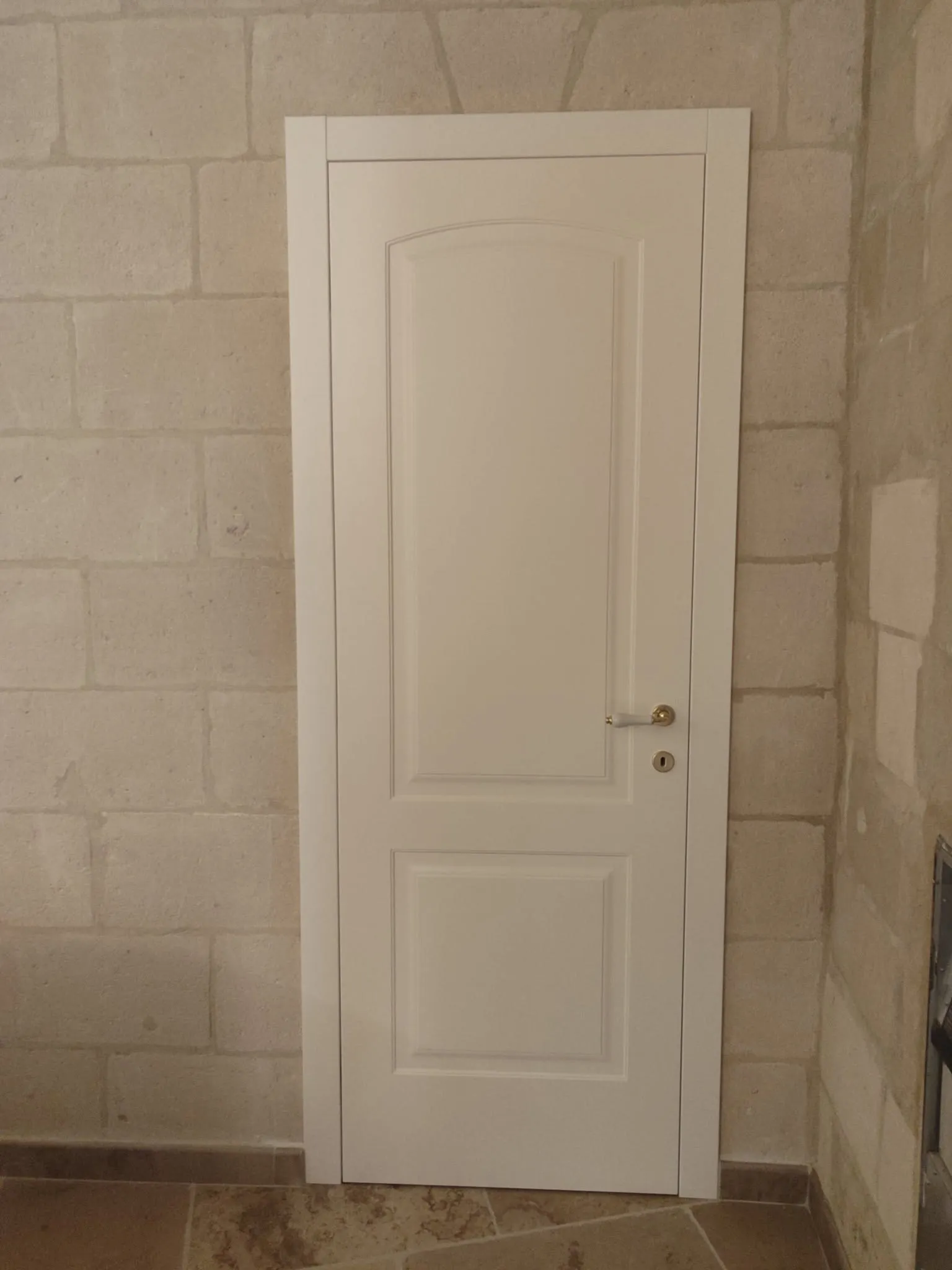 511989890 1292832909510149 8128390999127527858 N 11zon - Porte interne in legno massello e portoni blindati di sicurezza | Quattroper