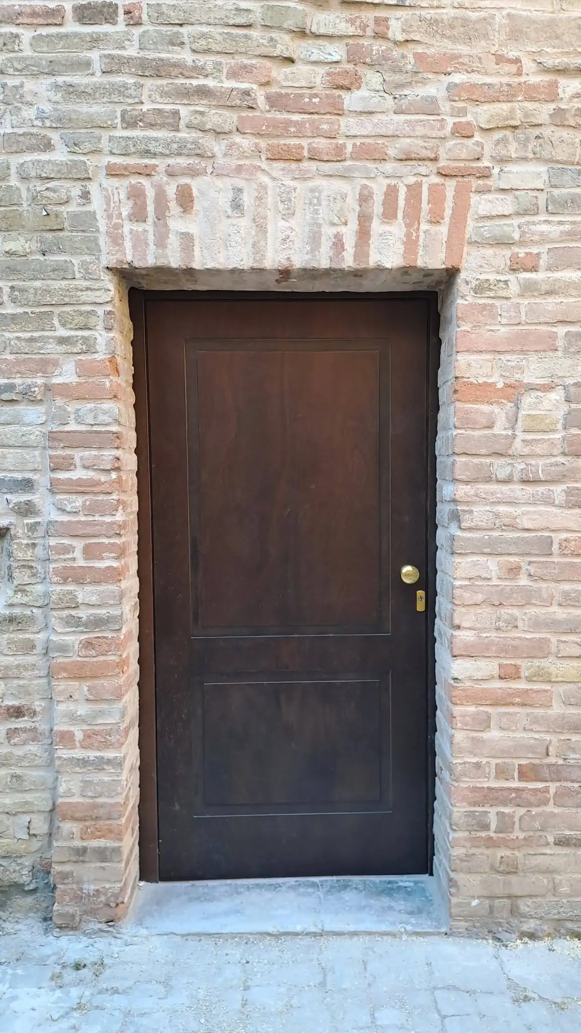 731059089 1618502420276528 7444743031089407494 N - Porte interne in legno massello e portoni blindati di sicurezza | Quattroper